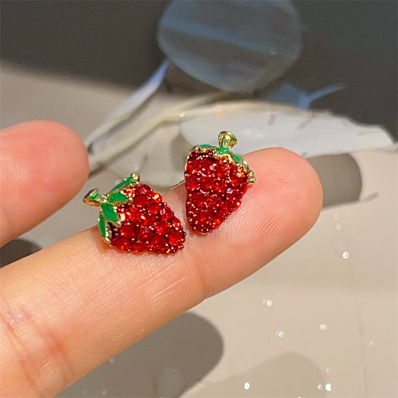 复古高级感红色小草莓耳环电镀银针耳钉精致时尚通勤耳饰品