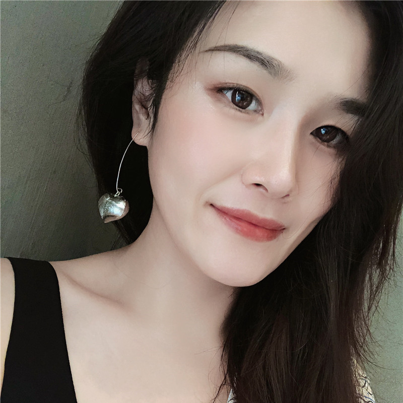 韩国时尚百搭爱心耳环女长款气质立体磨砂感桃心耳坠简约大气耳饰