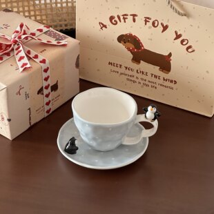 新年礼物送女生不规则卡通风釉下彩可爱企鹅陶瓷杯碟结婚伴手礼盒