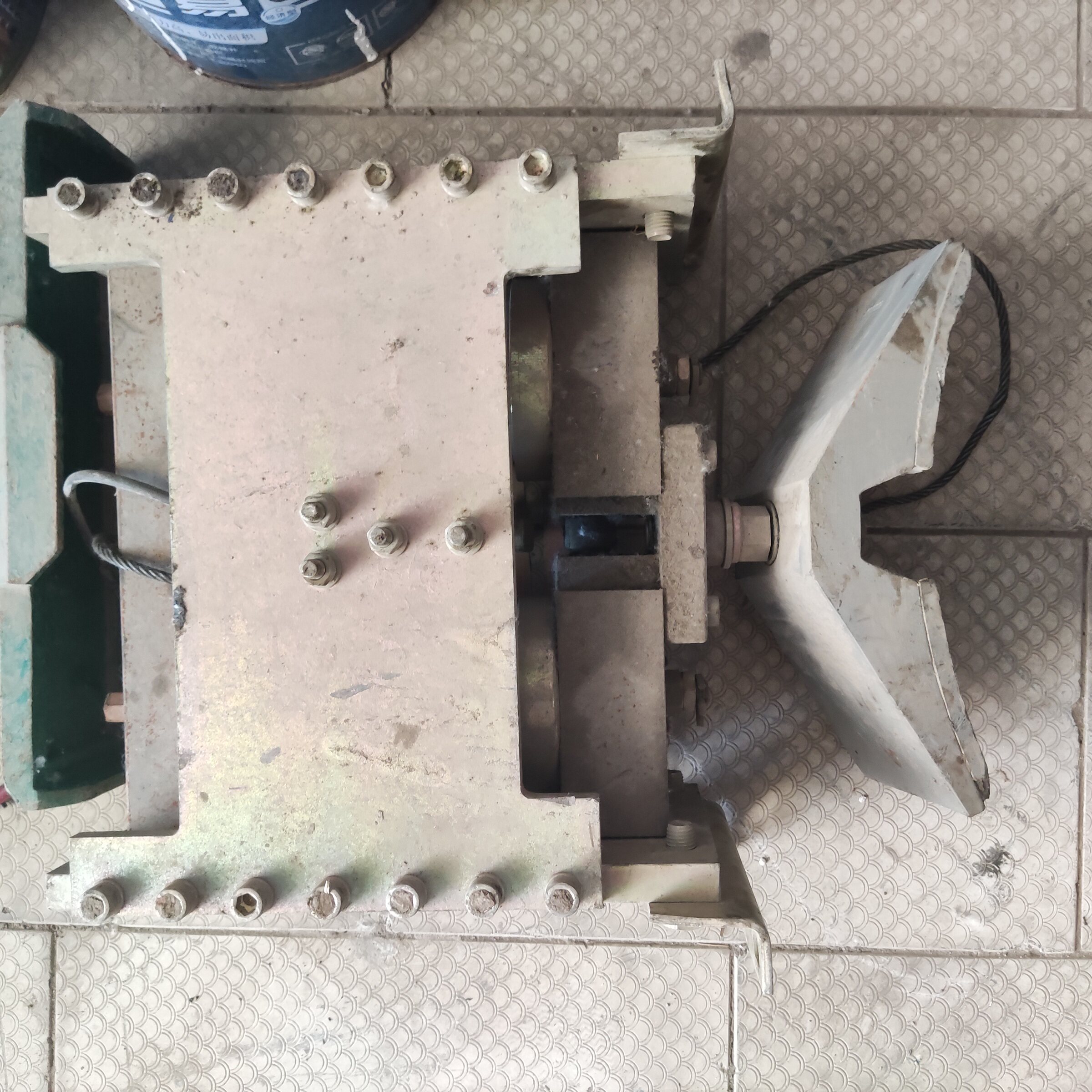 上海三菱电梯轿厢上行超速保护装置 zrg-36 800kg 1.0m/s现货实拍