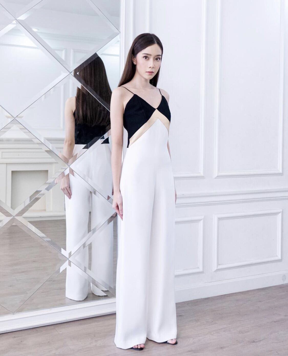 泰國潮牌2020夏新款性感吊帶名媛氣質修身顯瘦直筒闊腿連衣褲套裝在類目 女裝/女士精品, 連體衣/褲中 - 來自Buy2taobao.com提供專業的淘寶代購服務