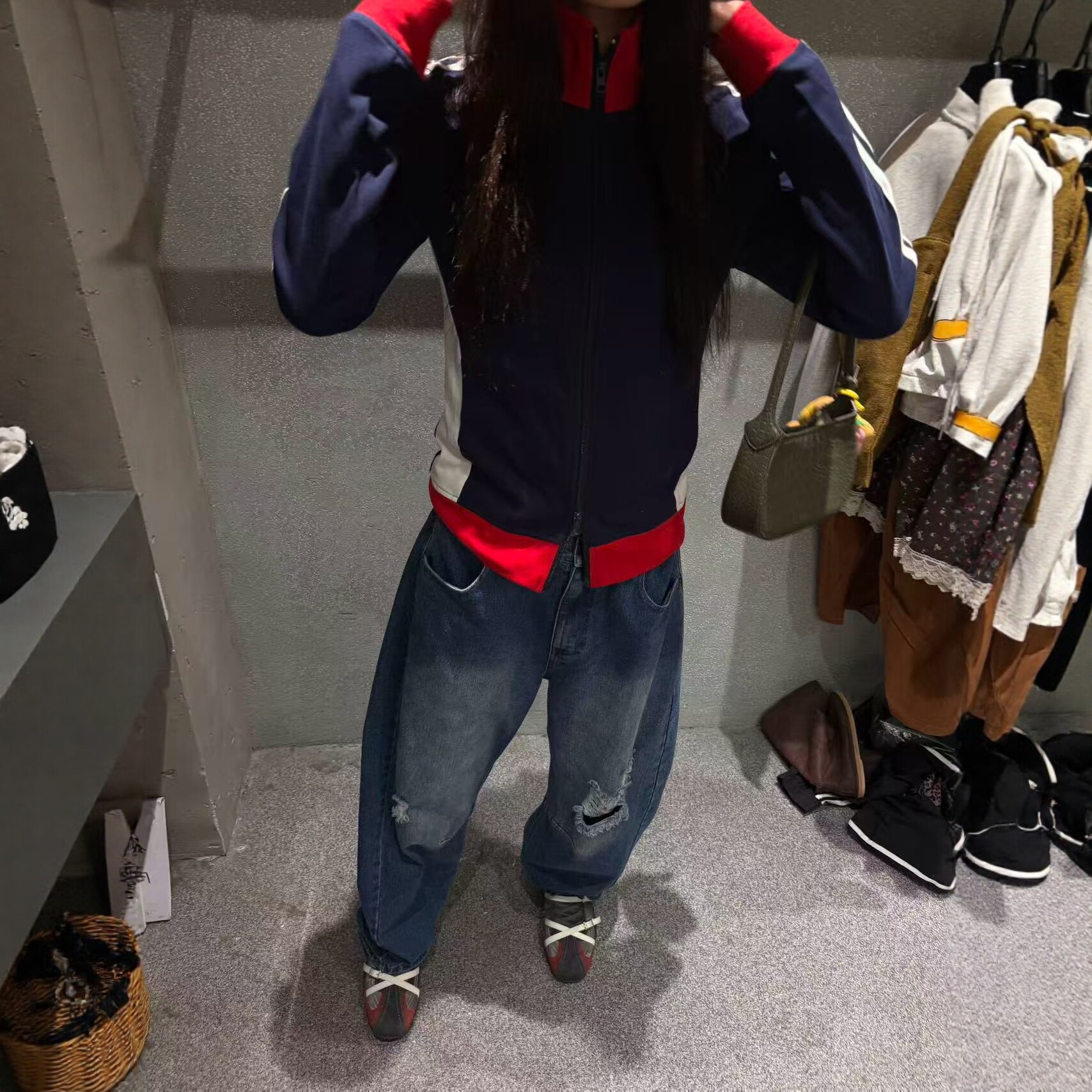 翻领撞色条纹拉链短款修身外套女