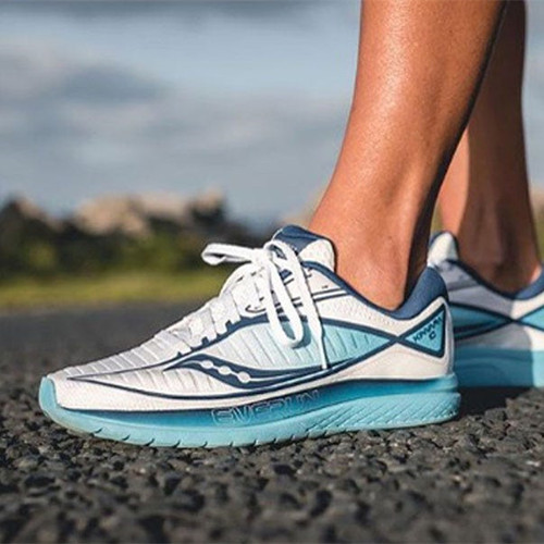 SAUCONY索康尼菁华KINVARA轻量