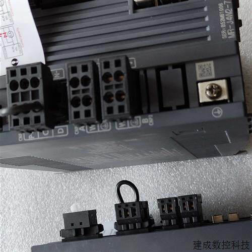 议价三菱伺服驱动MR-J4W2-44B  77B 原装全新 质保一年购前询价出