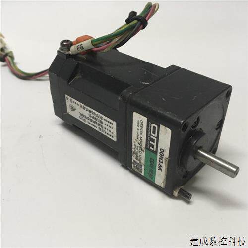议价原装日本东方OM微型减速机0IK3GN-DW2 2.5/3w 200v 2500/3100