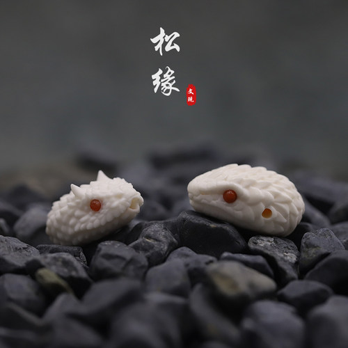 天然鹿角蛇头配饰雕刻件
