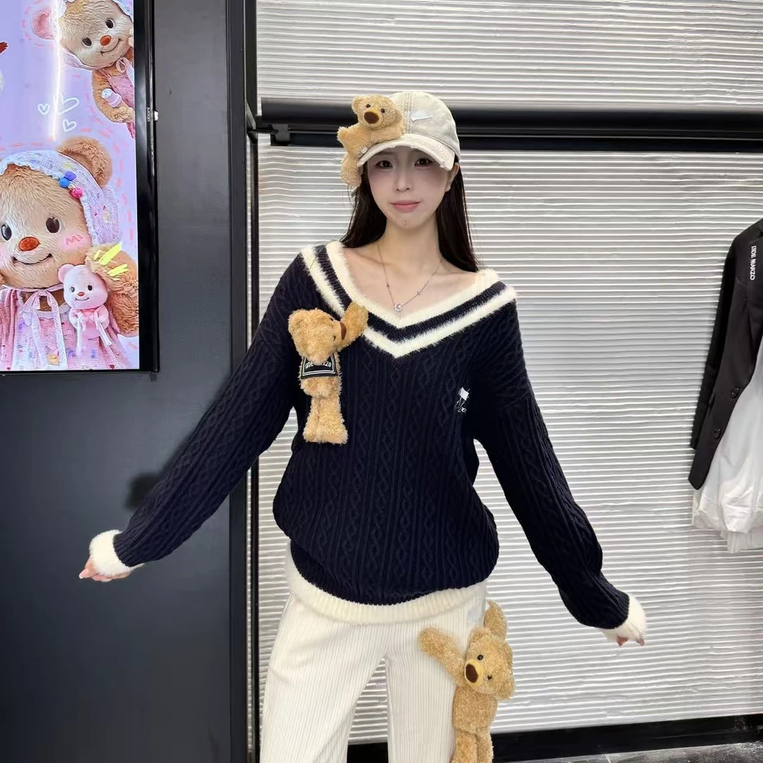13D小熊新款V领学院风毛衣