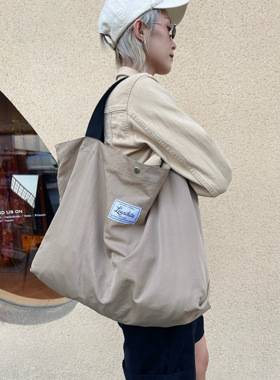 Leonikita 极简大容量褶皱肌理尼龙通勤纯色单肩手提托特包单肩包