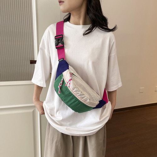 夏季户外轻量多功能撞色手机胸包