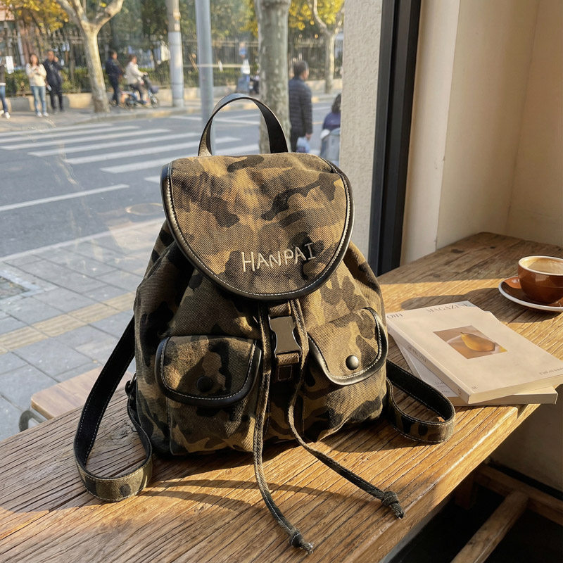 迷彩双肩包女韩版百搭时尚女士小背包网红旅行轻便书包女通勤小包