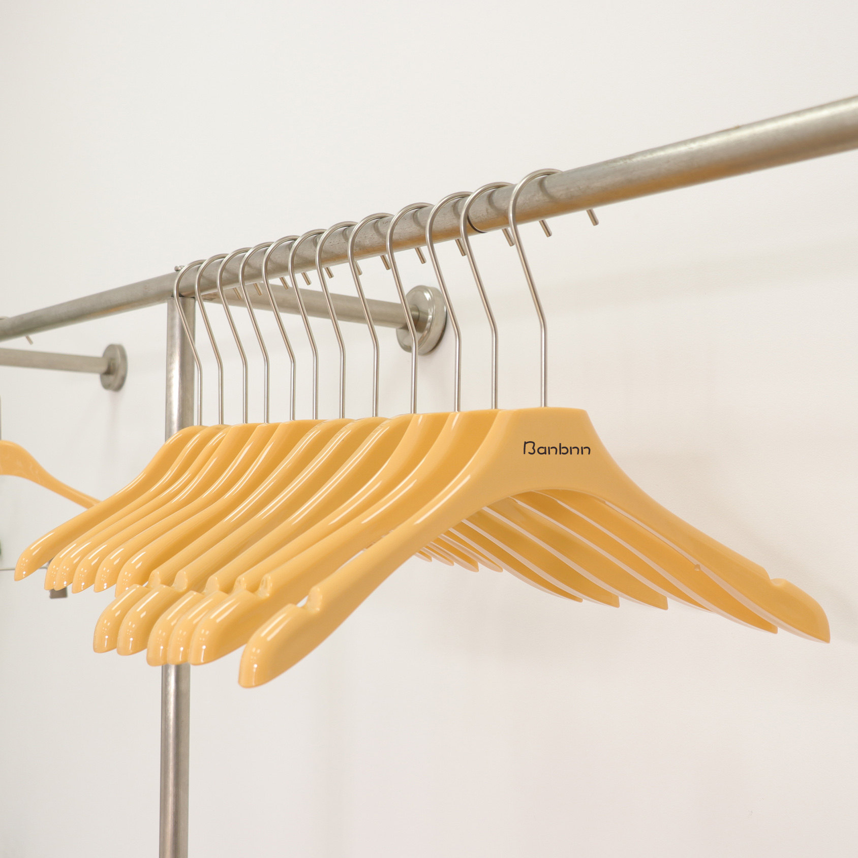 服装店防滑橙色塑料衣架定制logo
