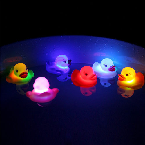 1PC New Cute Rubber Duck Bath Flashing Light Toy Duck Baby
