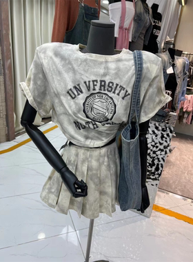 2024夏季新款洋气时尚学院风薄款晕染圆领T恤 减龄百褶裙两件套装