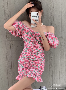 韩国东大门2024春季新款气质高级感短款小碎花泡泡袖褶皱连衣裙女