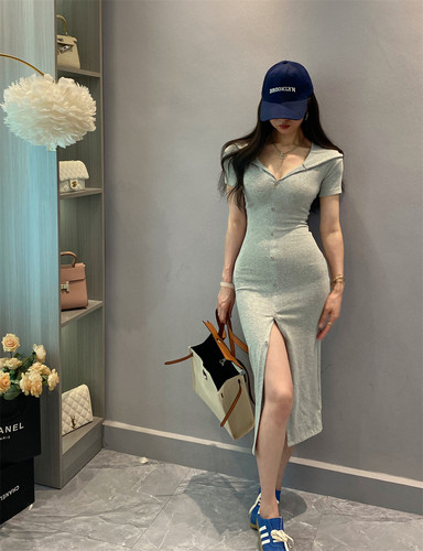 纯欲风性感修身单排扣开叉连衣裙