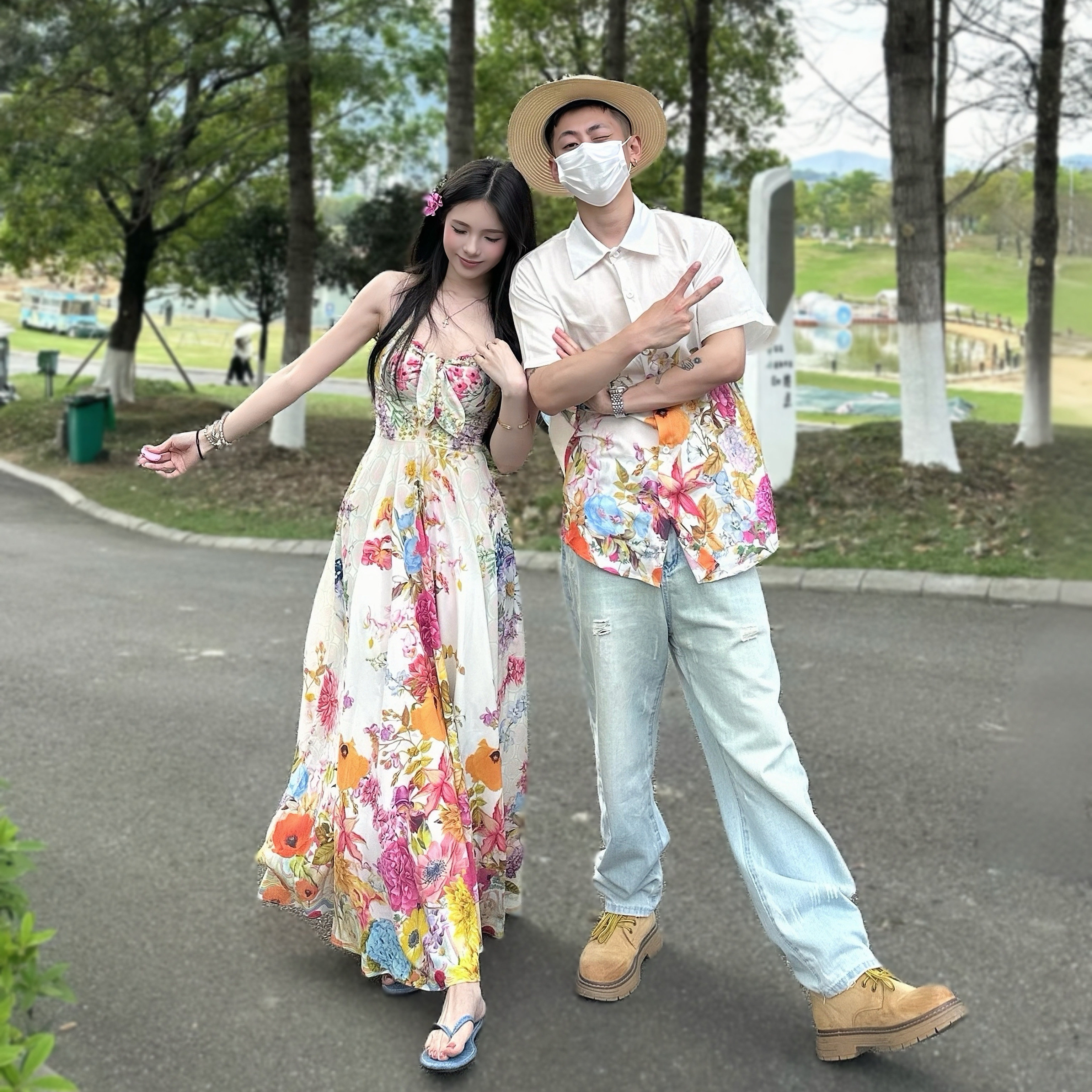 情侣装夏季彩色碎花吊带连衣裙女波西米亚海边度假风长裙一衣一裙