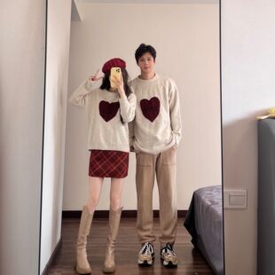 秋冬季回门情侣装新年爱心毛衣新款慵懒风针织衫订婚结婚证照登记