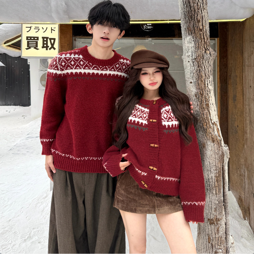 情侣装2025秋冬复古费尔岛红色新年毛衣氛围感牛角扣外套跨年穿搭,女装/女士精品,毛衣,淘宝优惠券,粉丝福利购,淘宝优惠卷