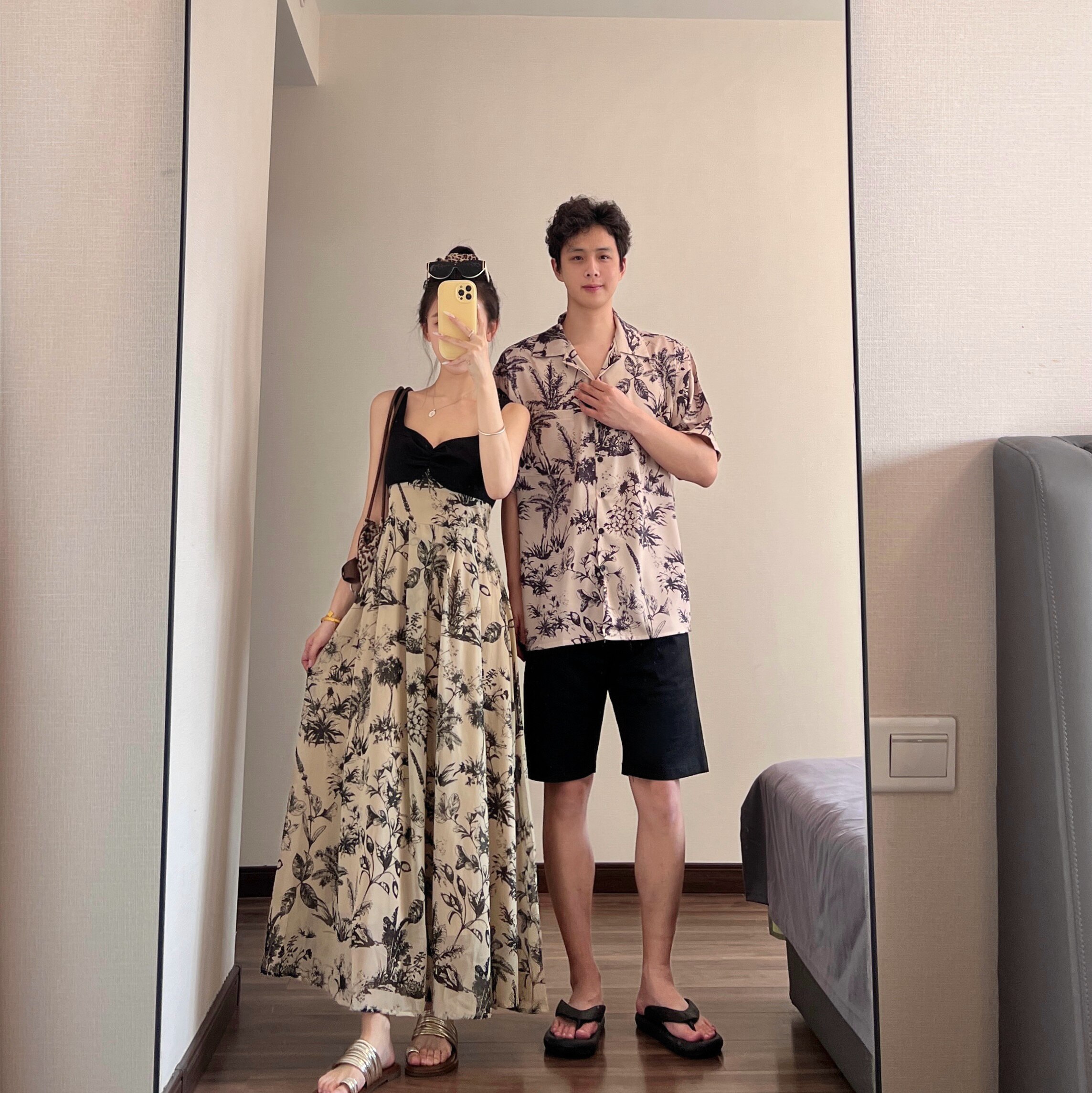 情侣装2026夏季新中式水墨画碎花连衣裙海边度假吊带长裙一裙一衣