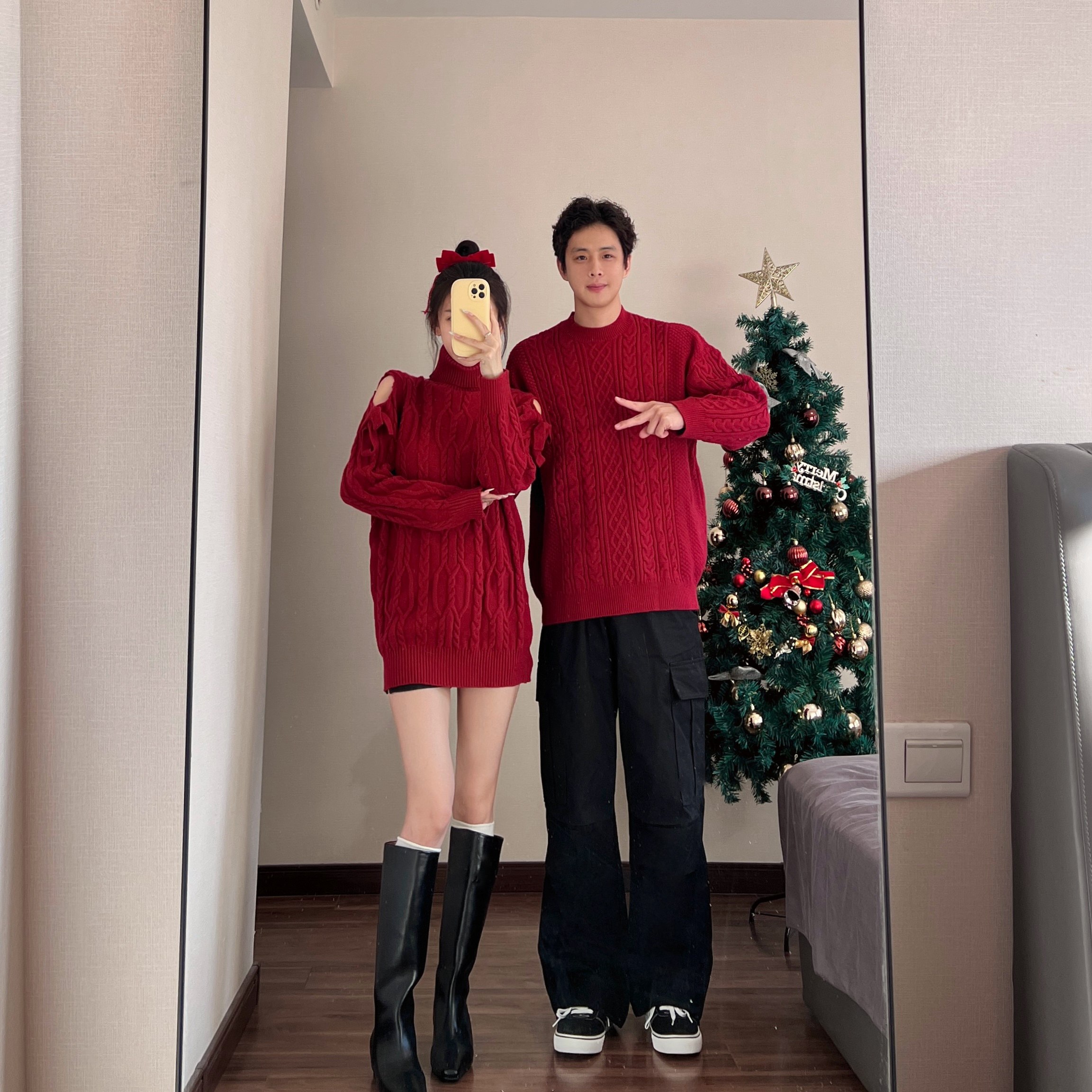 情侣装2025冬设计感蝴蝶结露肩毛衣裙新年跨年红色针织衫一裙一衣,女装/女士精品,毛衣,淘宝优惠券,粉丝福利购,淘宝优惠卷