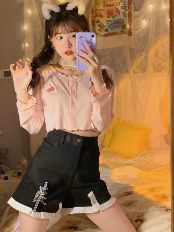 Real shooting real price sweet cool hot girl sunscreen cardigan short long sleeve T-shirt + lace up shorts