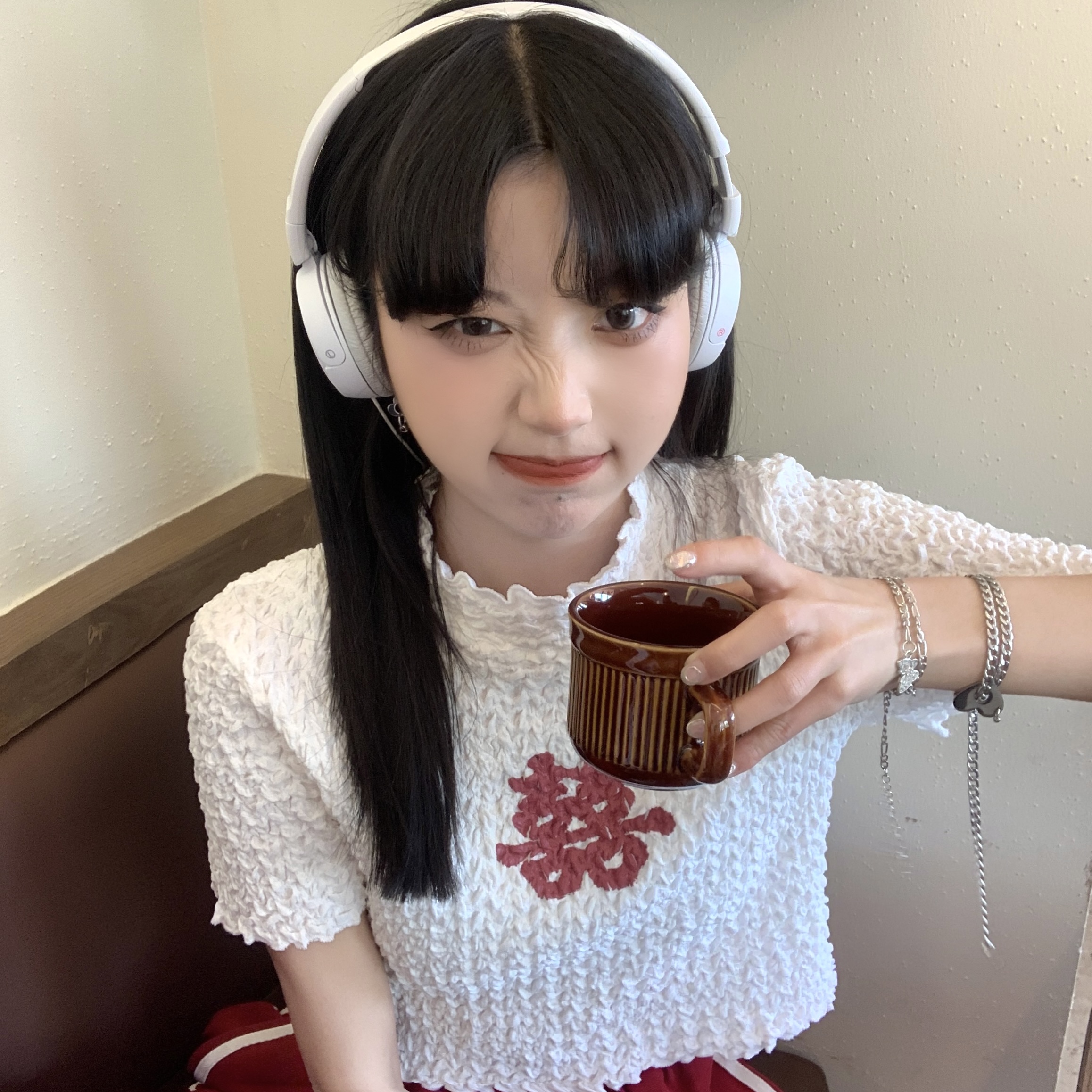 Real price ghost horse girl small group double happiness white short T-shirt + high waist leisure parallel bars wide leg pants