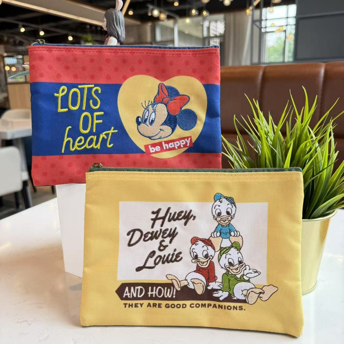 出口日本卡通刺绣老鼠盒鸭鸭化妆包笔袋零钱收纳包