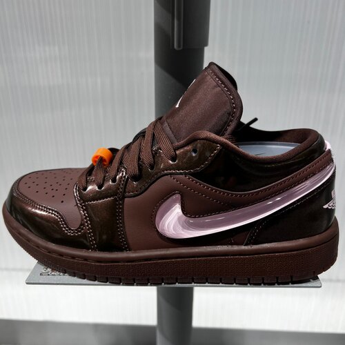 NIKE耐克女鞋WMNS AIR JORDAN 1运动训练篮球鞋IQ9787-262