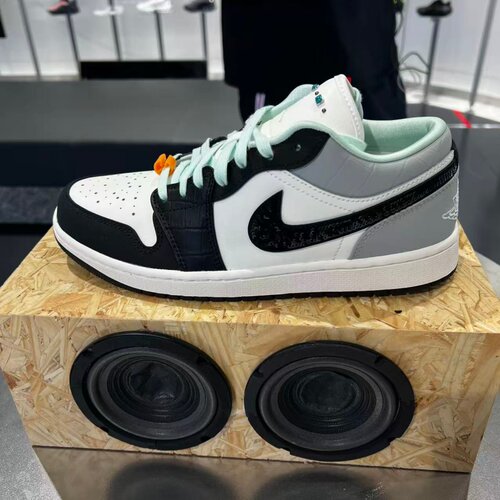 NIKE耐克女AIR JORDAN 1 LOW AJ1运动篮球鞋IX5001-101