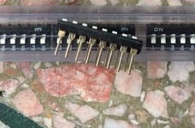 DIP16封装 8位拨码开关 黑色拨动开关8PIN 直插 全新原厂