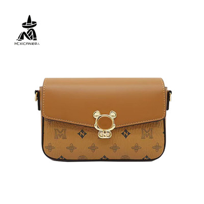 2025新款时尚休闲菱格小熊女包