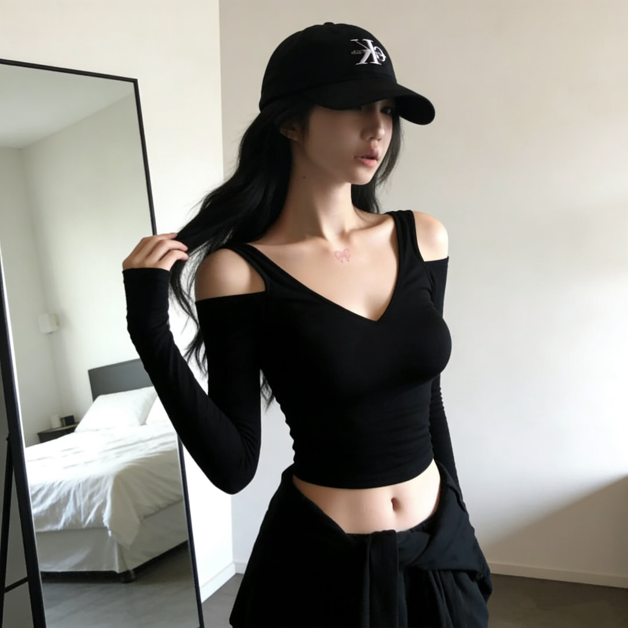 纯欲性感V领露肩长袖T恤女春秋修身显瘦辣妹设计感短款露脐上衣潮