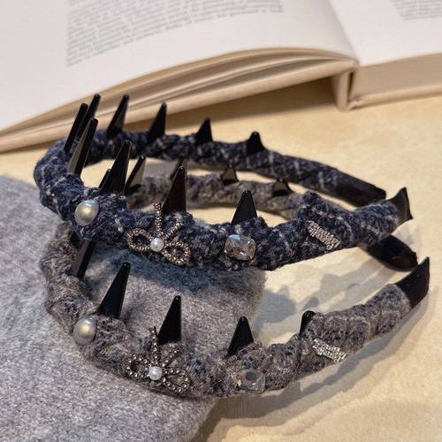 韩系秋冬格纹水钻蝴蝶结带齿缠绕