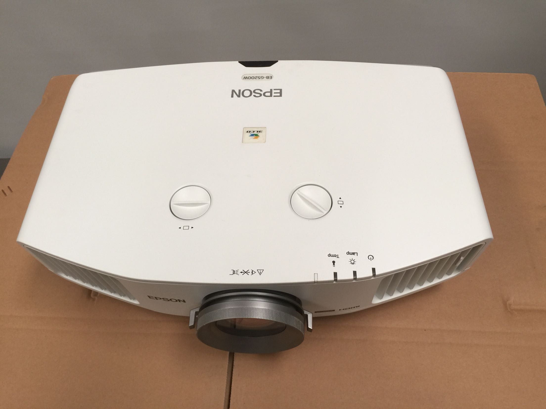 二手爱普生5200W高清智能办公家用3D无线投屏wifi短焦投影