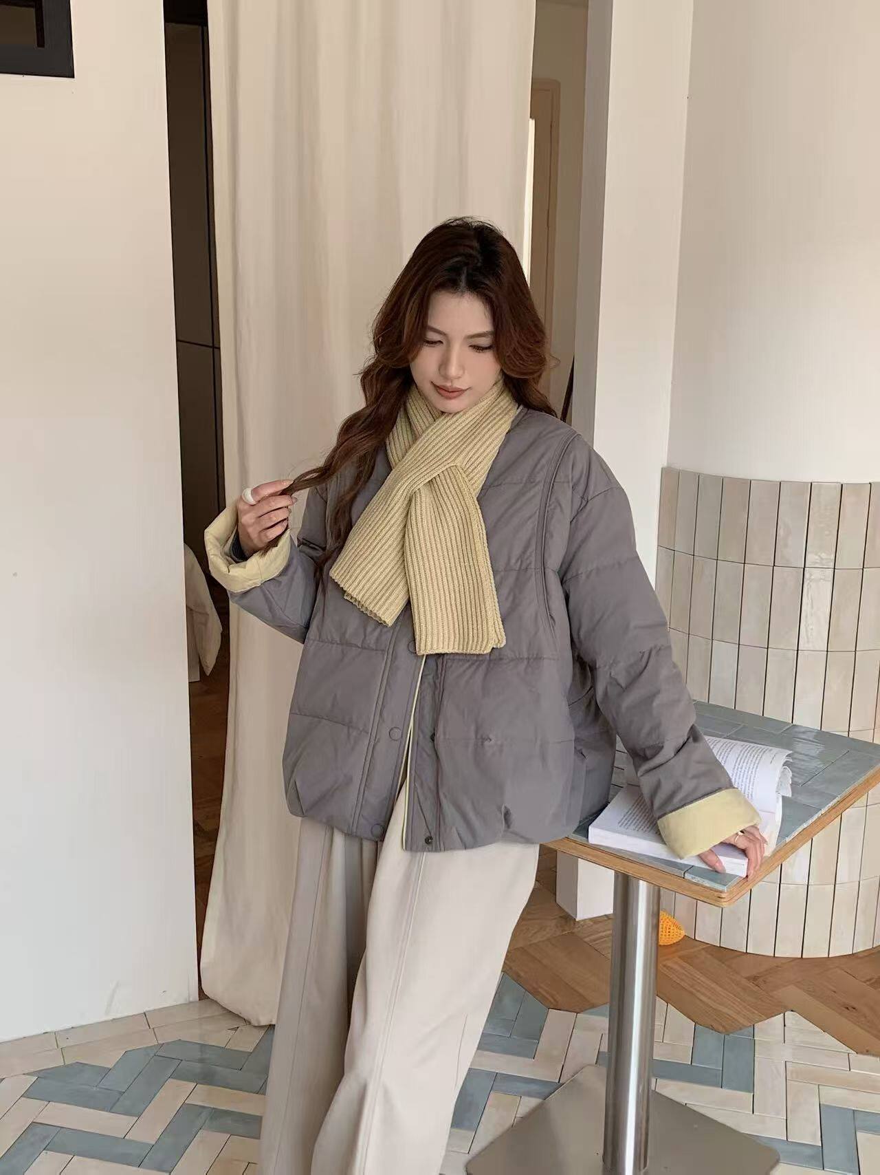 慵懒风圆领时尚羽绒服女短款2025冬季新款宽松显瘦洋气配围脖外套