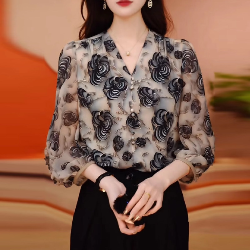 春秋薄款七分袖雪纺衬衫女士宽松遮肚子小衫洋气妈妈印花V领上衣