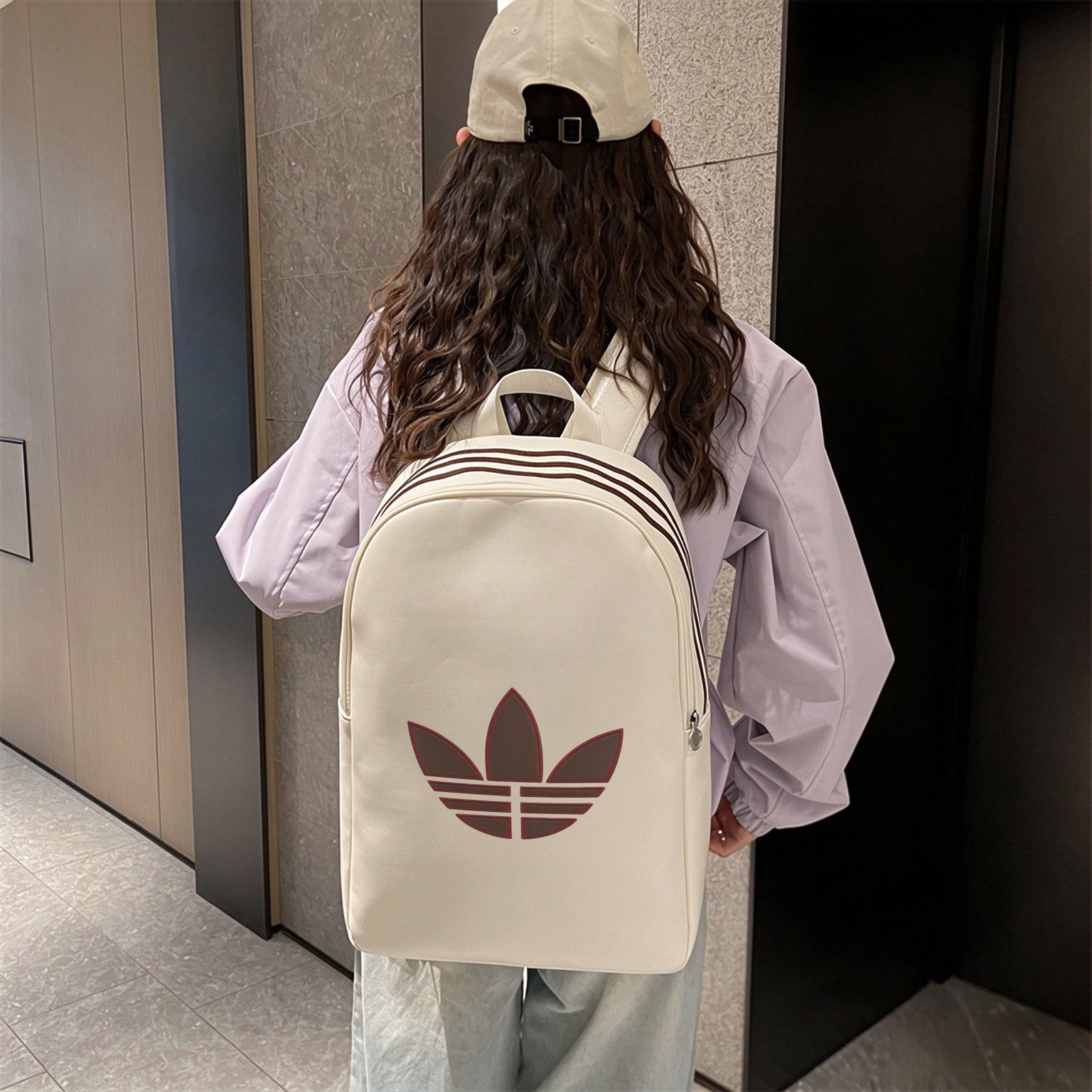 三叶刺绣PU双肩包清仓