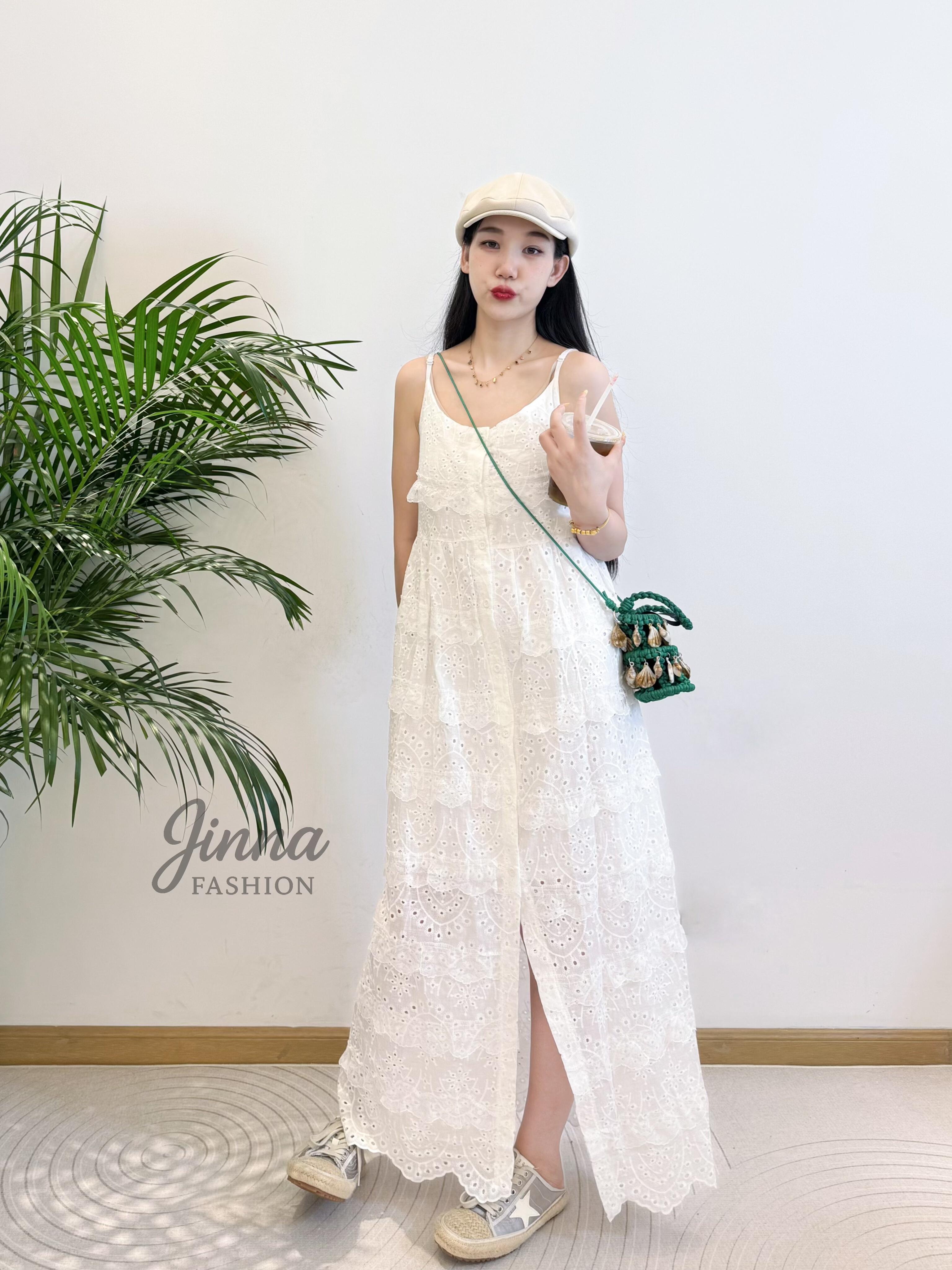 苗与木度假风荷叶边吊带裙2025白色蕾丝海边高开叉纯欲连衣长裙