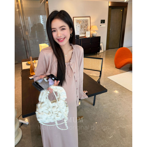 ◆AMUM孕妇装◆半熟蜜桃~甜美粉色花边开衫漂亮针织吊带裙两件套