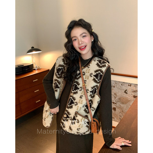 ◆AMUM孕妇装◆芬兰冬日~复古费尔岛马甲加厚保暖皮毛一体上衣