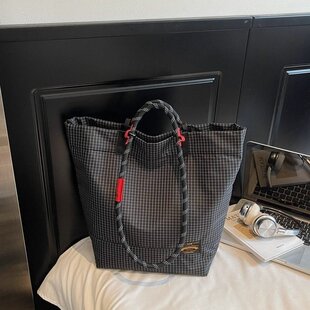 2025通勤时尚户外单肩包尼龙大容量休闲防水手提托特包