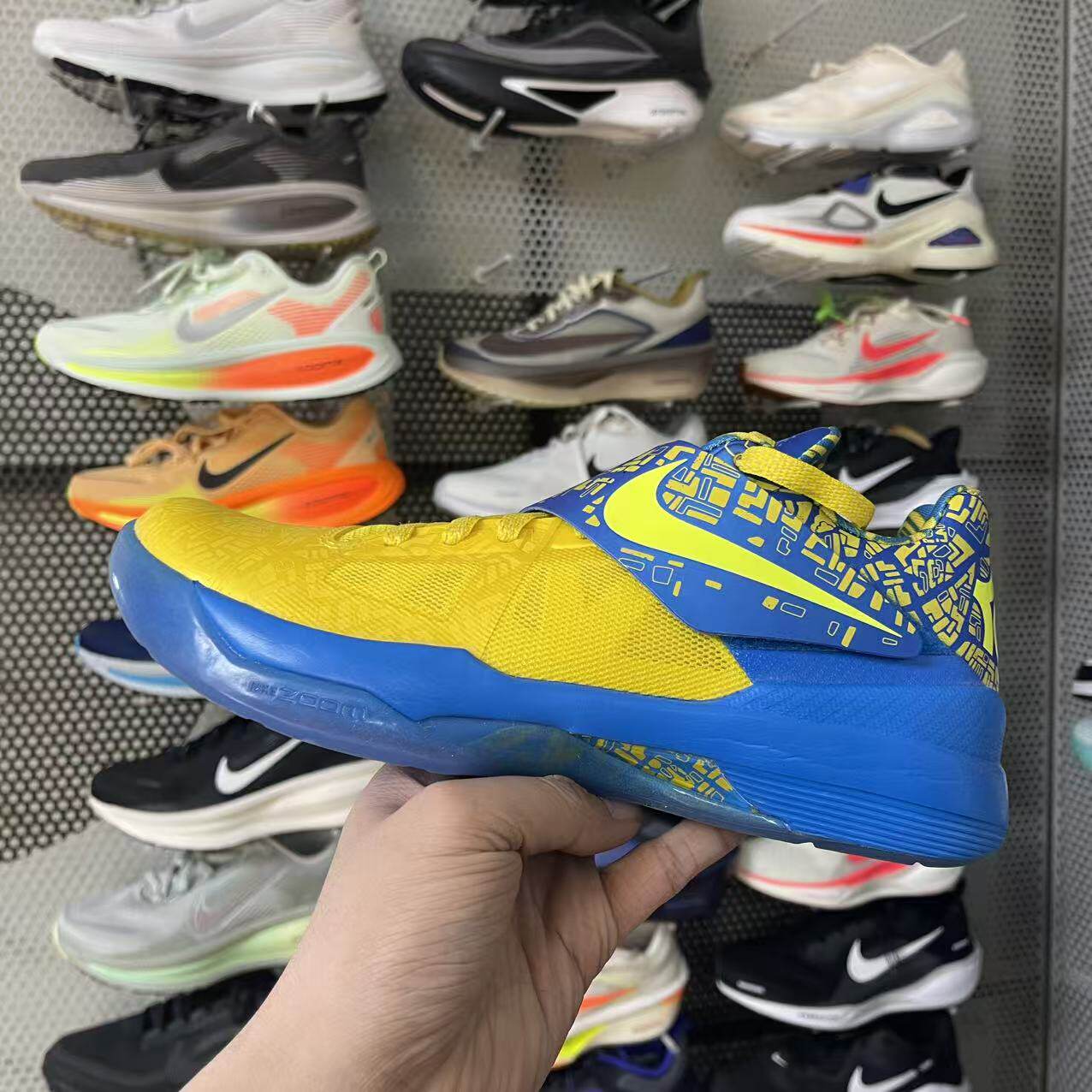 耐克 Nike KD4 Zoom 杜兰特 篮球鞋 防滑耐磨圆头缓震 FZ5916-400