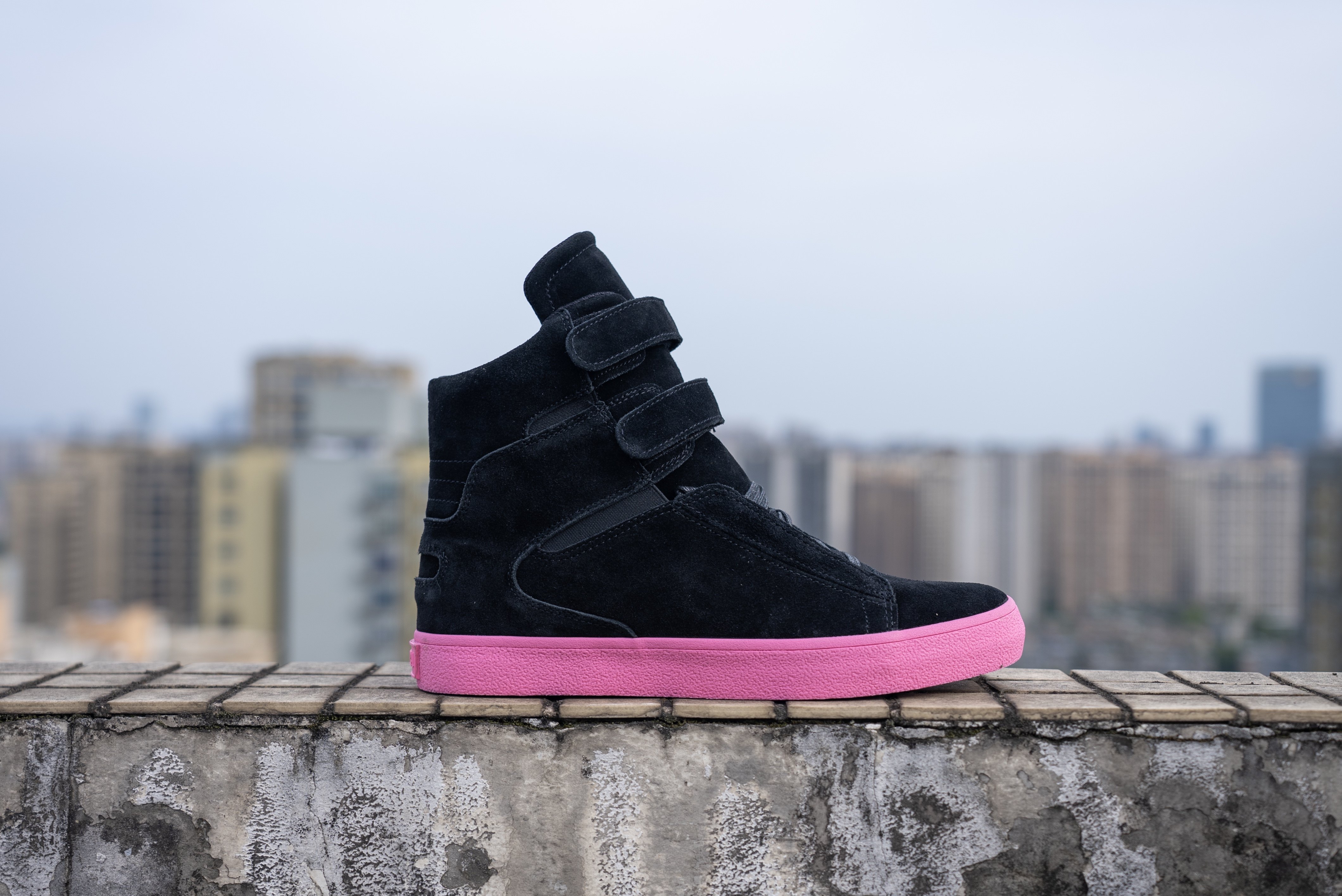 牡牧 Supra TkSociety黑粉配色全翻毛皮魔术贴高帮男板鞋绝版经典