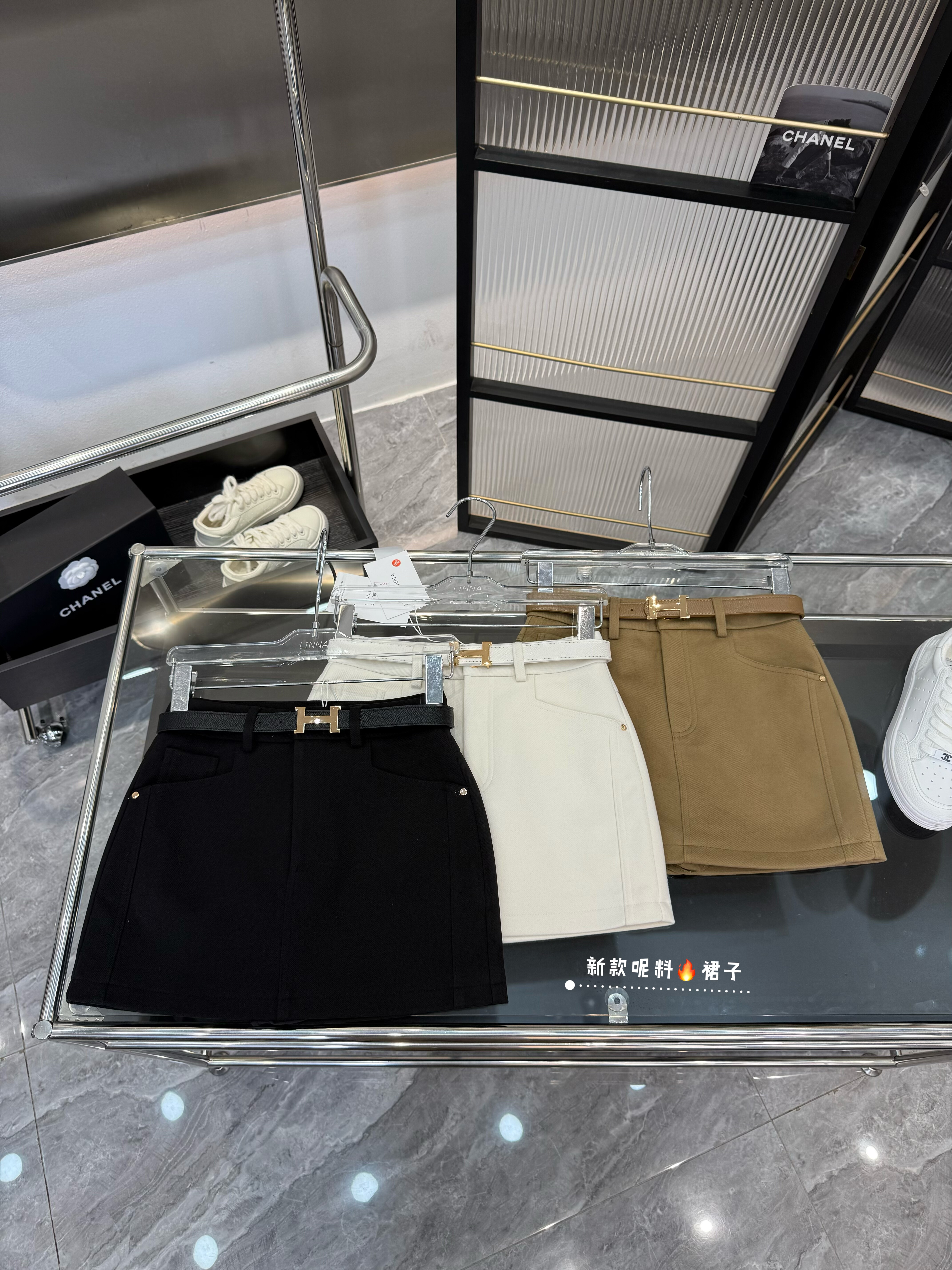 毛呢冬季新款短裙女高腰韩版网红a字修身显瘦半身裙防走光口袋潮