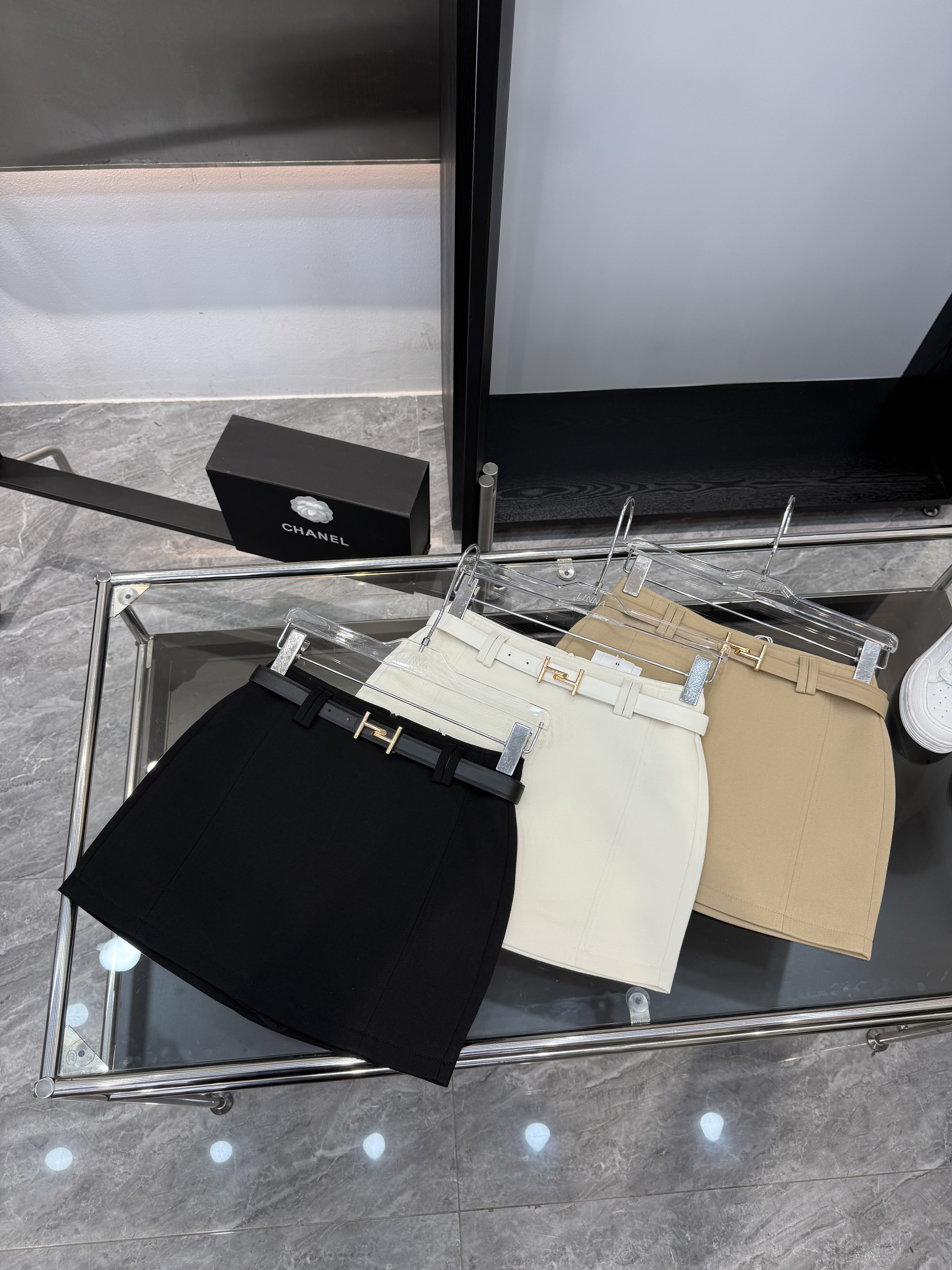 2026春夏新款纯色简约高腰半身裙韩版气质辣妹a字防走光包臀短裙