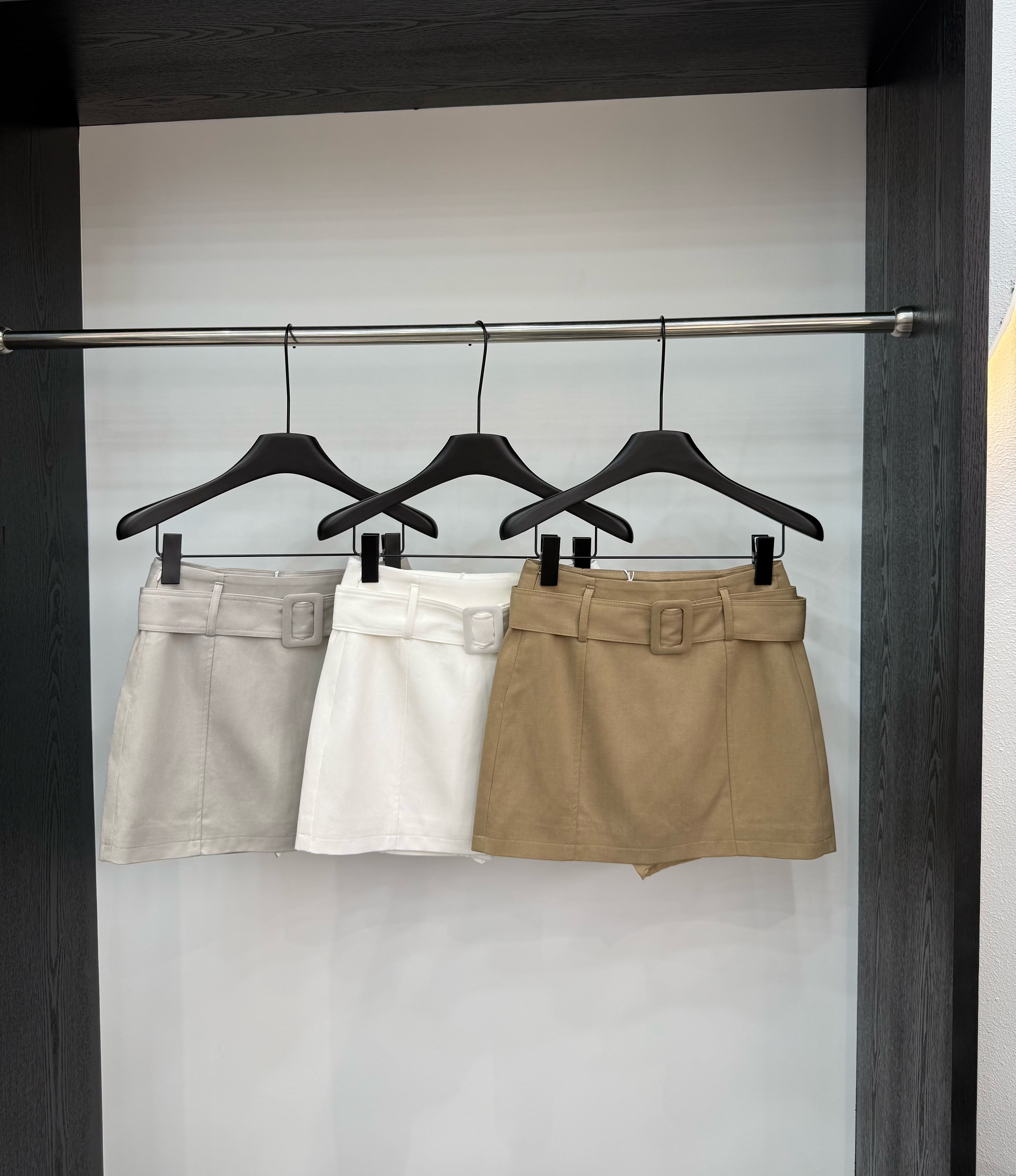 2026夏季新款纯色简约高腰半身裙韩版气质辣妹a字防走光包臀短裙