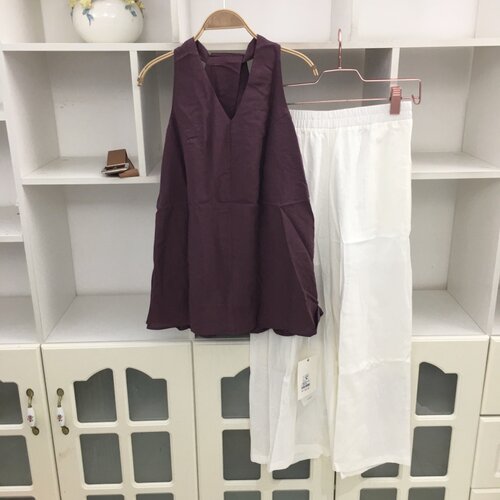 V领无袖亚麻背心+白阔腿裤两件套