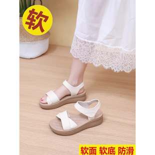 2026夏季新款品牌鞋中年妈妈凉鞋女真软皮软底防滑轻便不累脚凉鞋