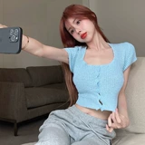 Красная трикотажная сексуальная короткая футболка с коротким рукавом