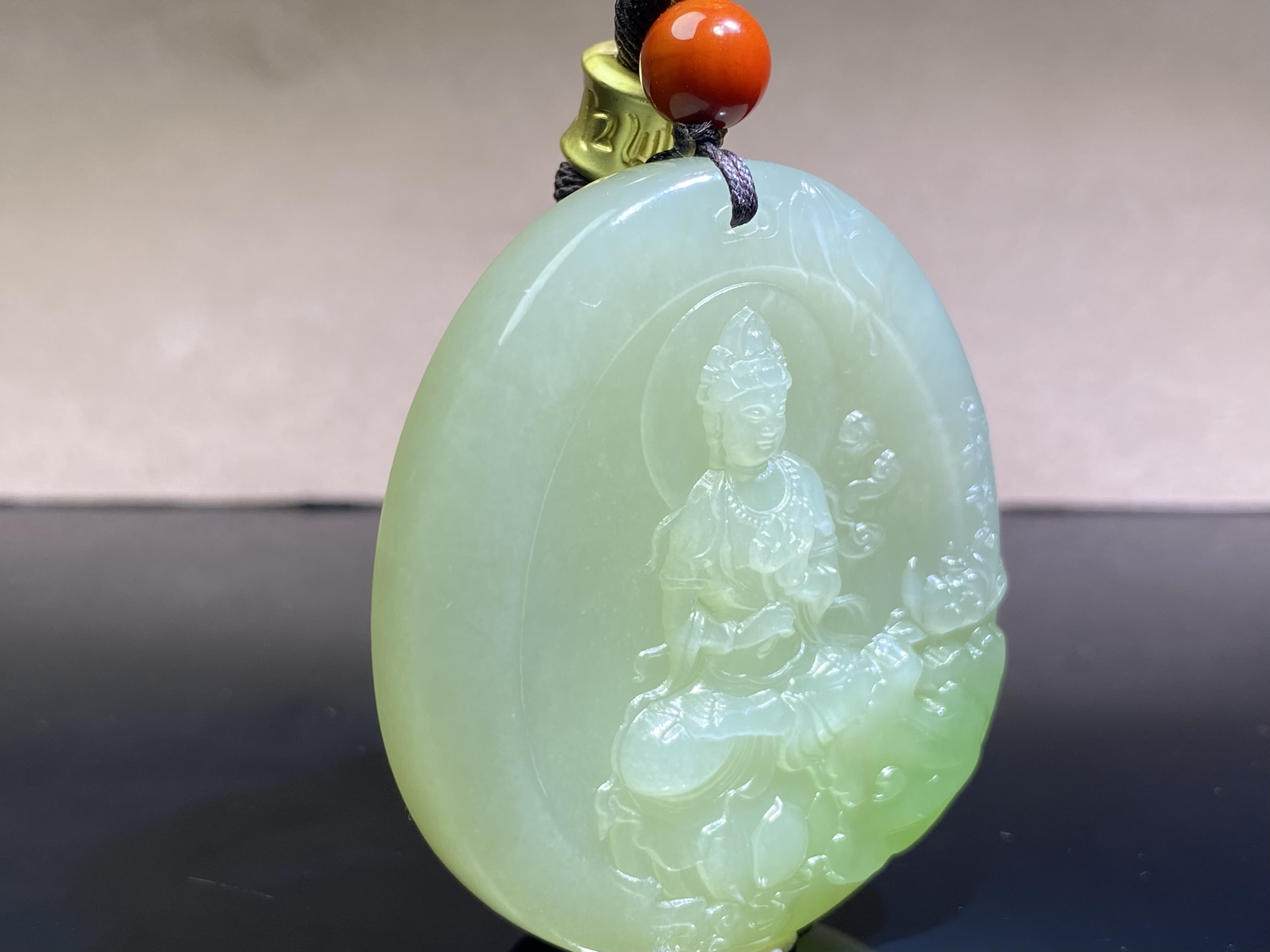 和田玉翠青观音牌